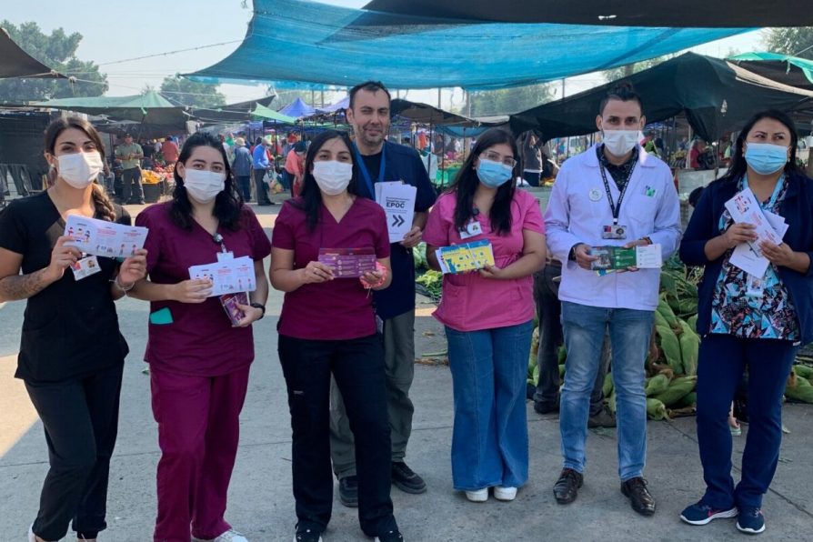 Equipos del Hospital de San Carlos y de la APS de Punilla compartieron recomendaciones en Feria Libre Tomás Yavar
