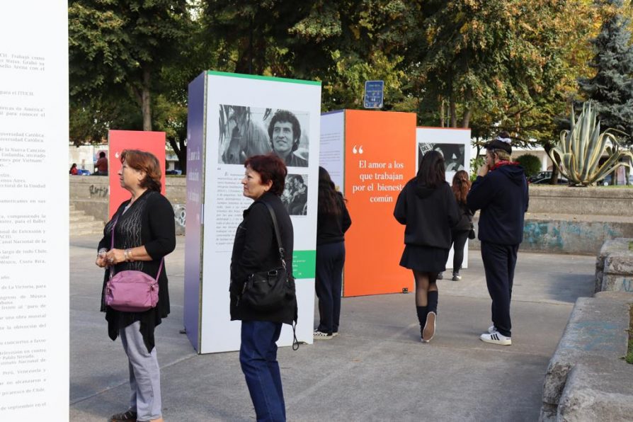 Muestra fotográfica sobre vida y obra de Víctor Jara llega a la comuna de San Carlos